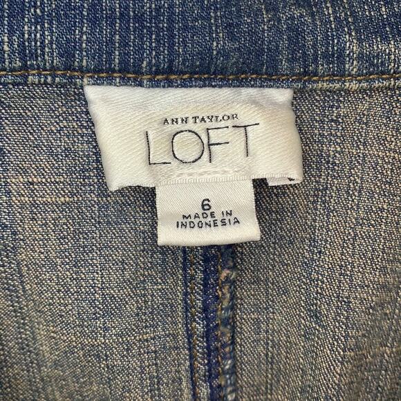 Loft Jean Jacket Size 6 Light Wash Buttons - Picture 3 of 12